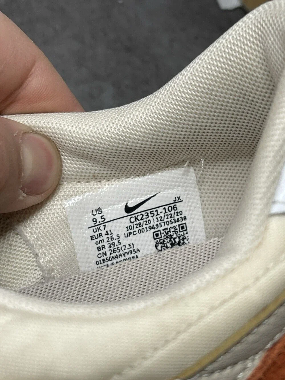 Nike Daybreak Sneakers Womens Size 9.5 Pale Ivory Desert Sand Orange CK2351-106